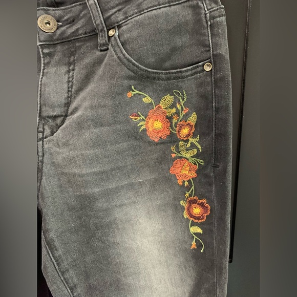 Jag Jeans Gray mid rise Skinny Floral Embroidery 26 size 2 - Picture 3 of 10